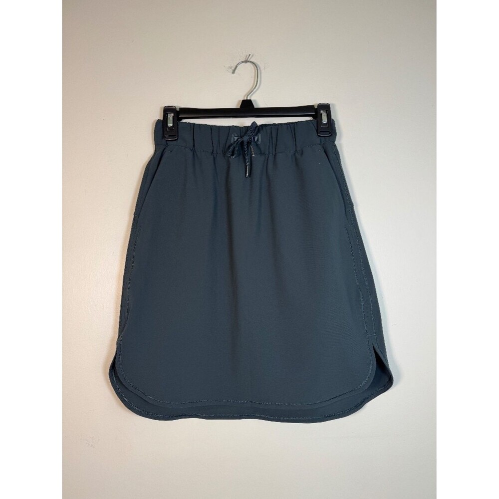 Lululemon On the Fly Skirt 21" Luxtreme W8897SC - Navy | Size 4